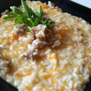 Risotto con zucca, salsiccia e provola