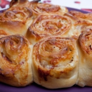 Ricetta torta di rose salata