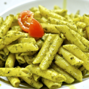 Pesto alla genovese con pomodorini